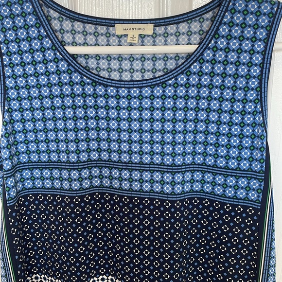 Max Studio Geometric Patterned Shift Dress - Picture 2 of 7